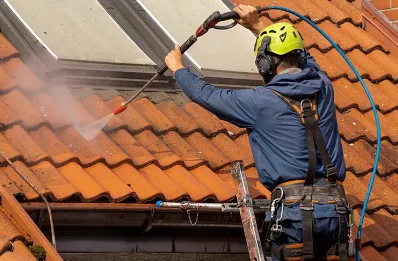 Démoussage et hydrofuge de toiture à Rasteau